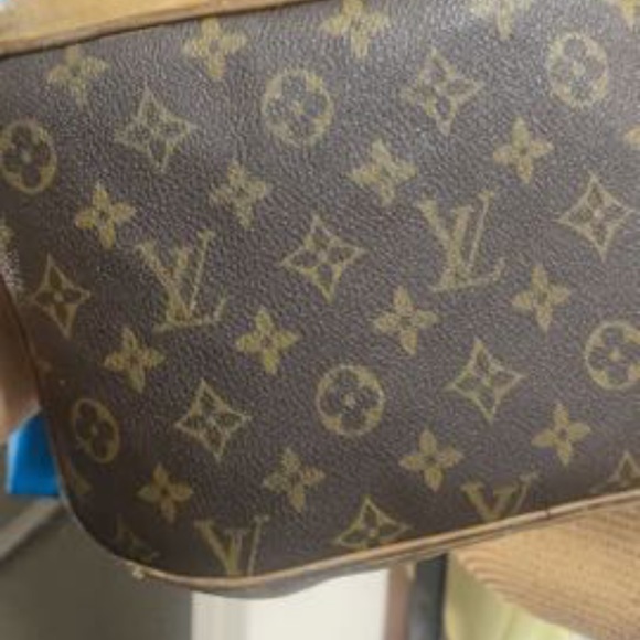 Louis Vuitton hand bag - Picture 1 of 2